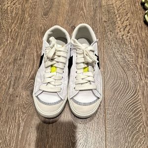 Nike Blazer Low '77 Jumbo (unisex)